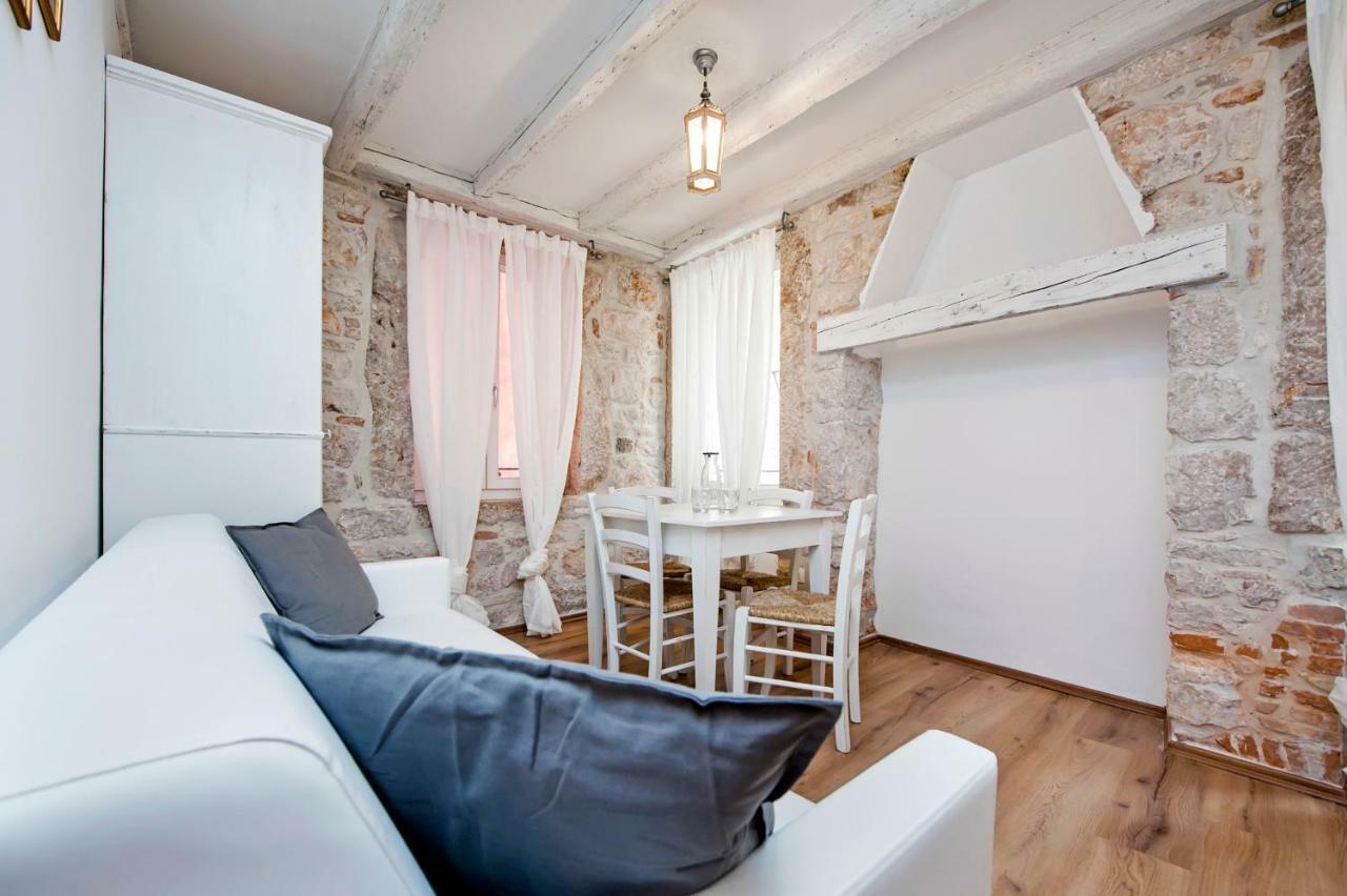 Apartments Casa Roccia Bianca Rovinj Eksteriør billede